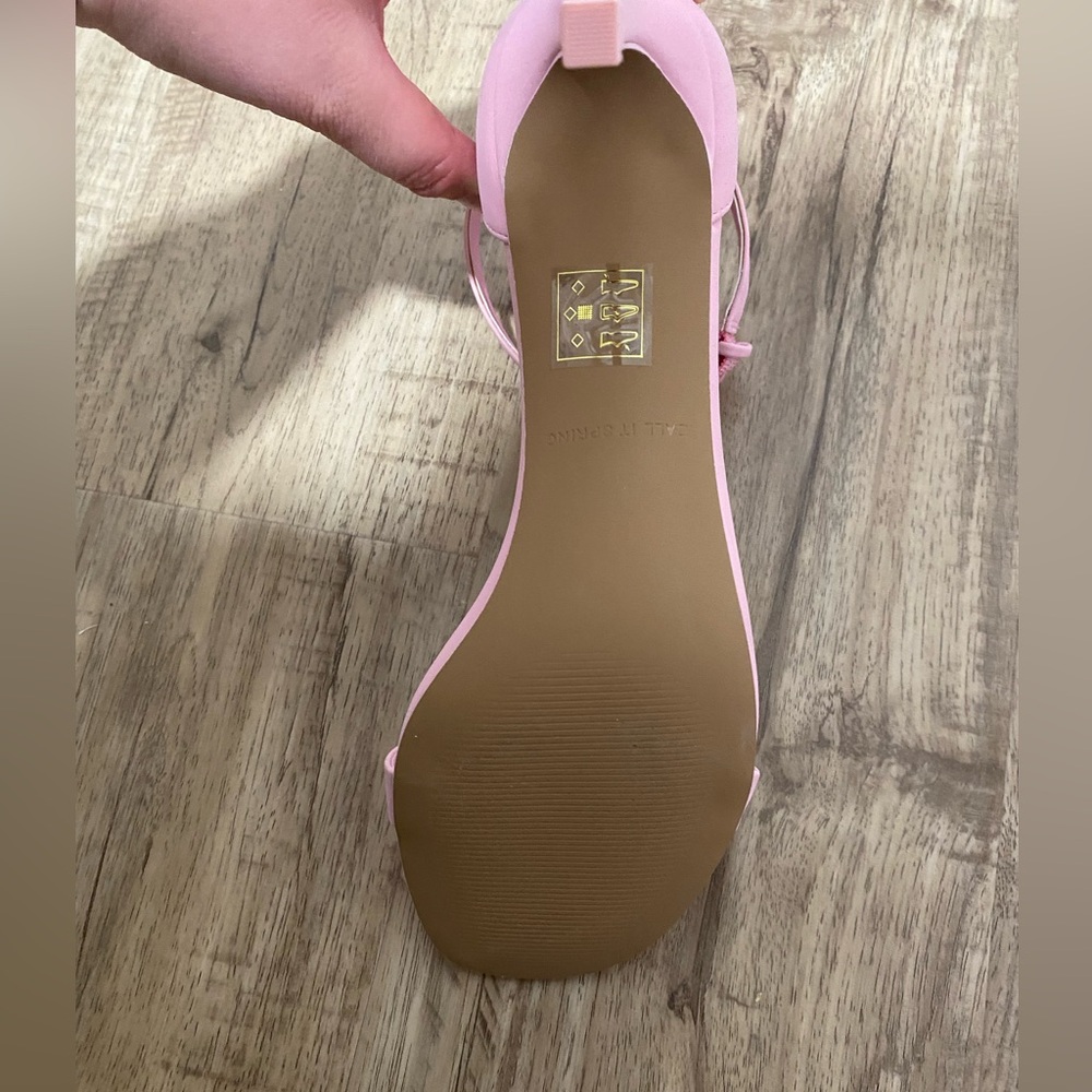 Call it Spring Pink Heels 🎀🌸 - Picture 6 of 8
